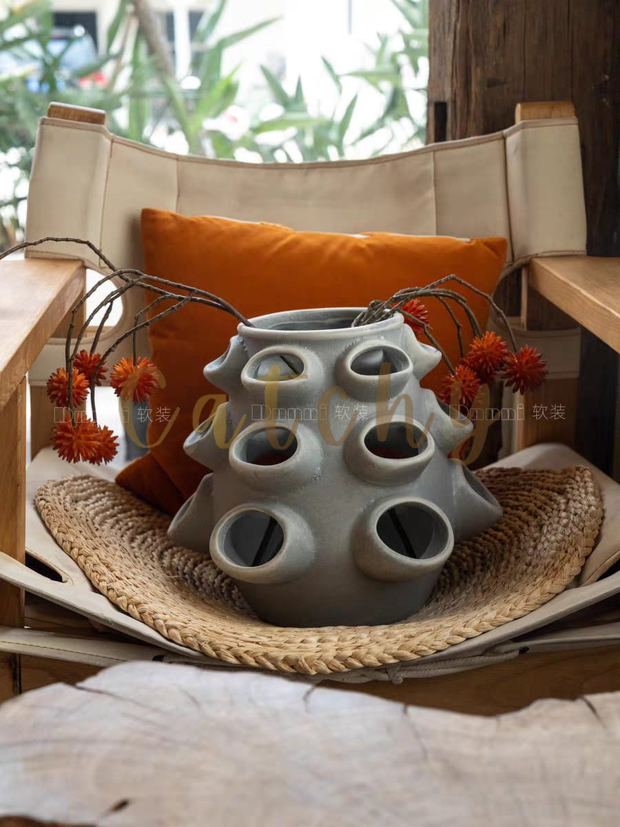 CA6440 VASE - Image 1