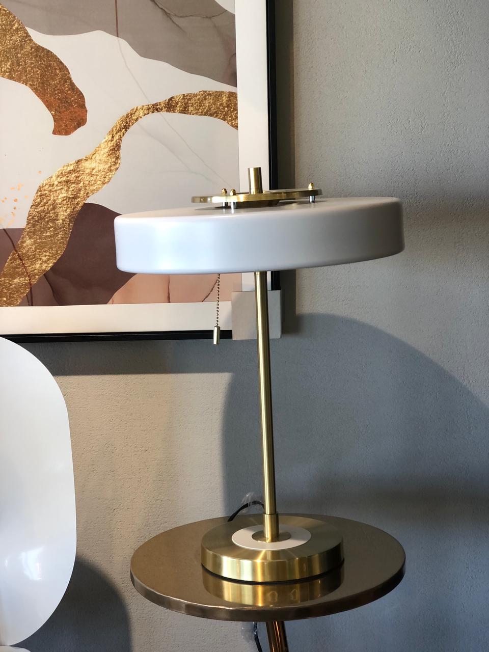 f169e966-991f-4dac-a431-4ed90c2527e5 Table Lamp - Image 1